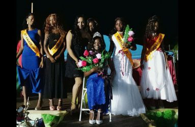 The Queen, Tiffany Caesar surrounded by other finalists