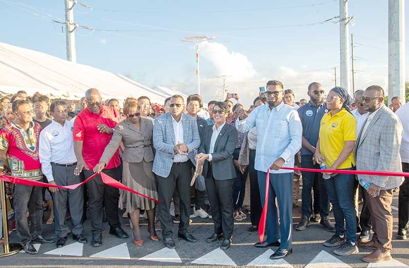 From Left: Speaker of the National Assembly, Manzoor Nadir; Ministry of Housing and Water Permanent Secretary, Bishram Kuppen; Prime Minister, Brigadier (Ret’d) Mark Phillips; former Member of Parliament, Jennifer Westford; Minister Collin Croal, Minister Susan Rodrigues and President, Dr. Irfaan Ali at the commissioning ceremony (Delano Williams photos)