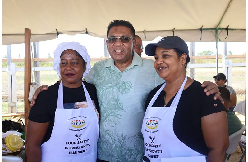 Minister of Agriculture Zulfikar Mustapha with participants at the Ruminant Expo