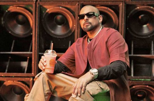 Sean Paul poses with Burger King's new Frozen Pink Lemonade beverage