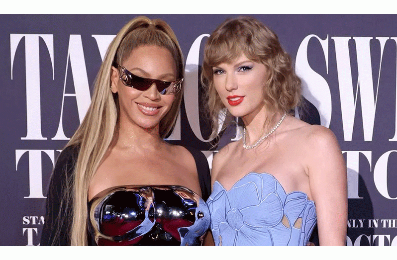 Beyoncé and Taylor Swift at the premiere (GETTY IMAGES)