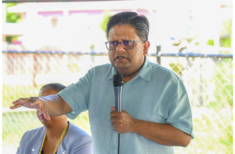 Senior Minister in the Office of the President with Responsibility for Finance Dr. Singh addressing Anna Catherina residents during Thursday’s outreach