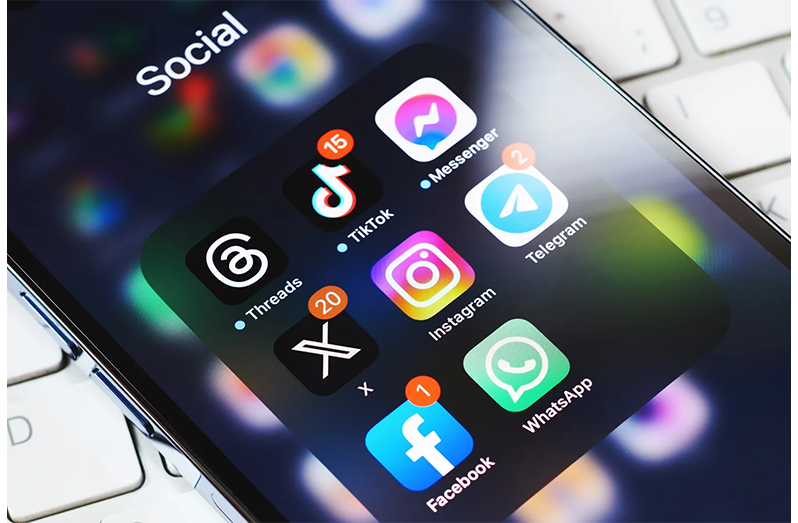 social media_