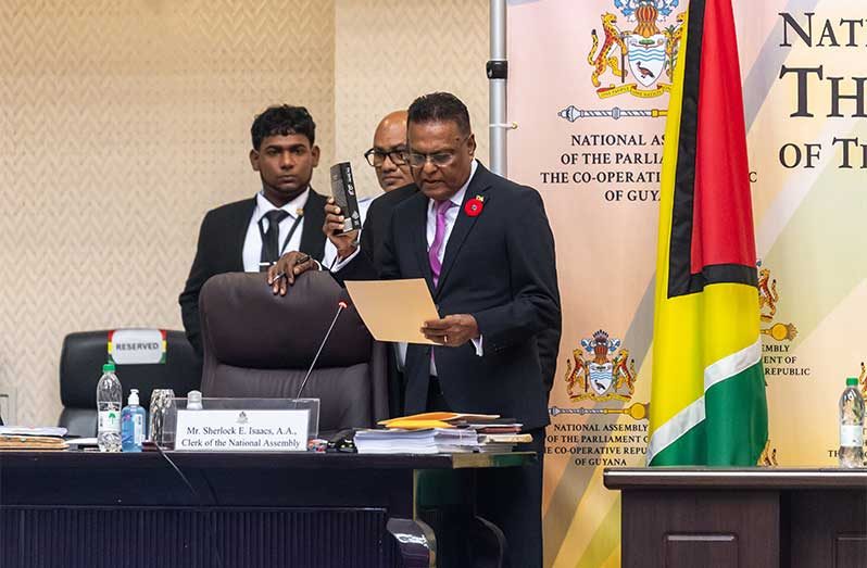 Manzoor Nadir taking the oath as Speaker (Delano Williams photos)