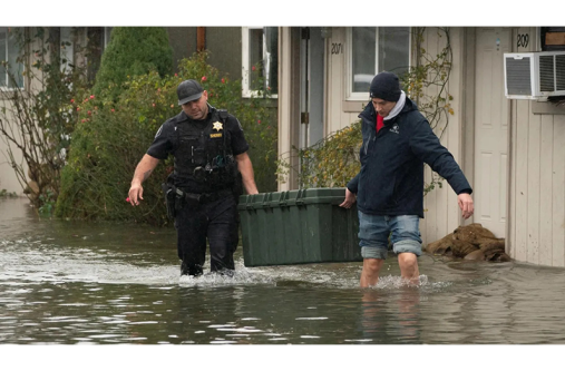 Evacuation efforts were under way in Sultan, Washington, on Wednesday (Reuters photo)