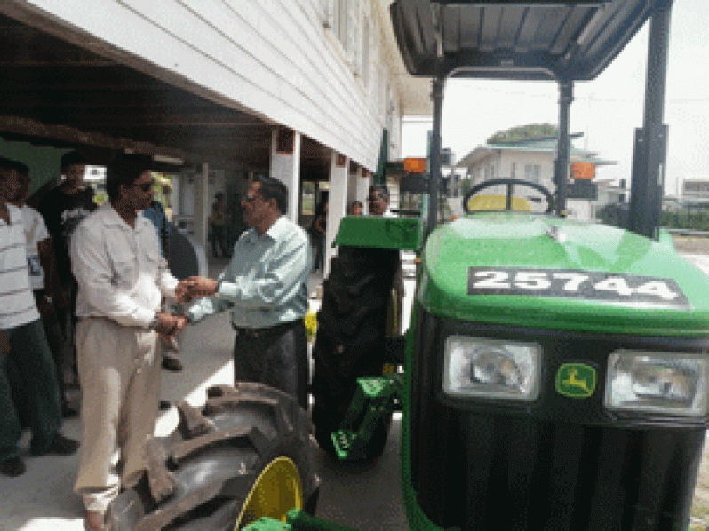 tractor-baksh