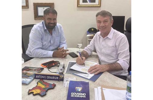 Governor of Roraima, Antonio Denarium (right) with renowned American journalist, Arick Wierson