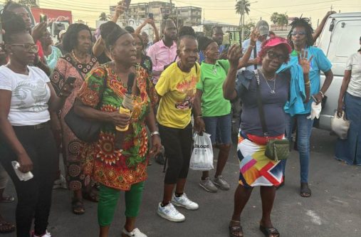 With shouts of free “Melly Mel!” the joint opposition, during its demonstration at the Square of the Revolution, took aim at the decision to detain Atwell, who, according to reports, will be appearing before a Louisiana judge in June.