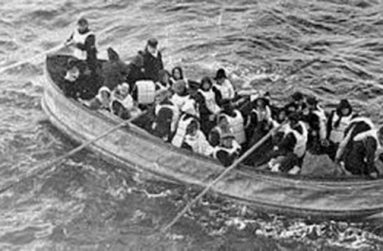 women-in-boat